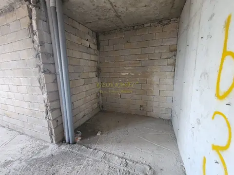 Продается квартира в километре от моря.