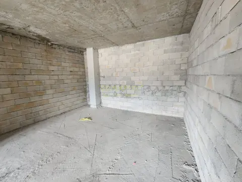 Продается квартира в километре от моря.