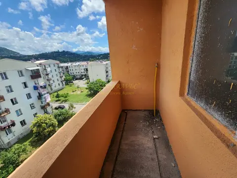 Продается квартира в километре от моря.