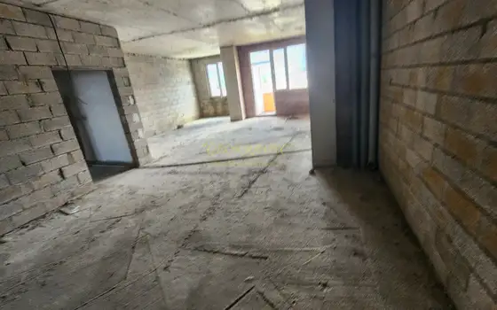 Продается квартира в километре от моря.
