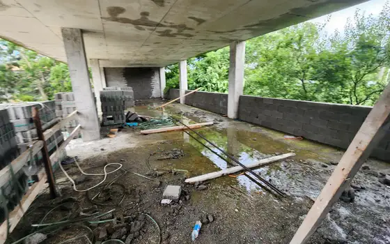 9-комнатный отель у моря.