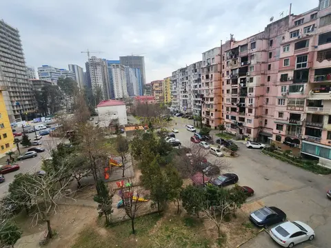 Продается квартира у моря на улице Кобаладзе.