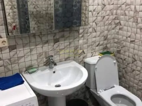 Продается квартира в центре города.