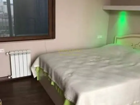 Продается квартира в центре города.