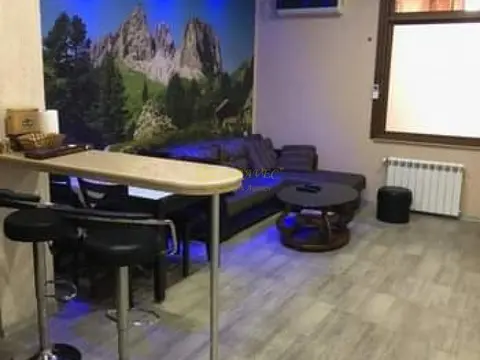 Продается квартира в центре города.