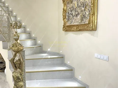 В Чакви продается 3-этажная вилла в богемном стиле с панорамным видом на море.