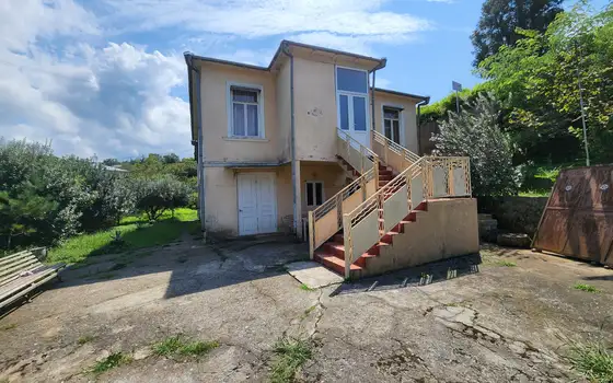 Загородный дом в 800 метрах от моря.