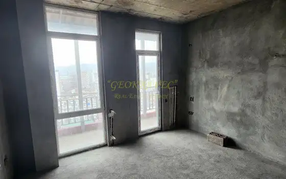 Продается квартира в центре города от собственника с видом на горы, море  и город Батуми.