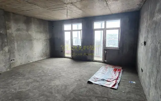 Продается квартира в центре города от собственника с видом на горы, море  и город Батуми.