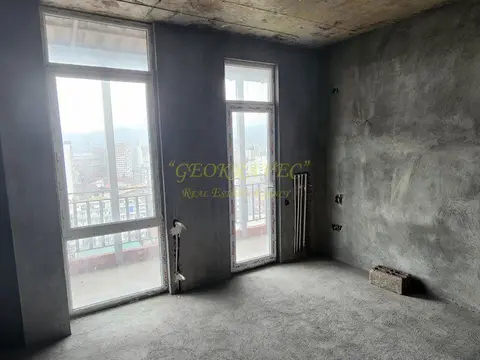 Продается квартира в центре города от собственника с видом на горы, море  и город Батуми.