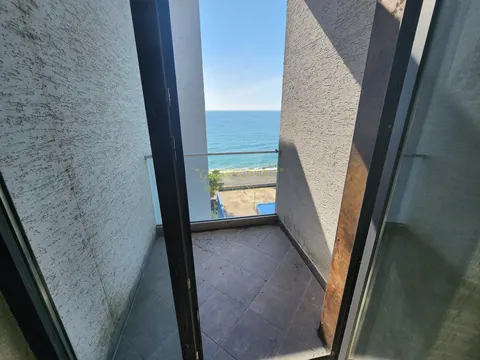 Квартира в 30 метрах от моря.