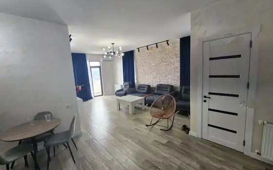 3-bedroom apartment in Batumi with sea view - image 1
