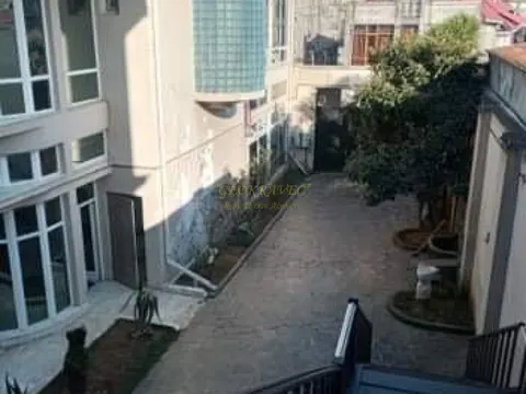 Продается частный дом гостиничного типа на 15 номеров в центре города Батуми.