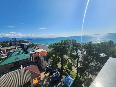Квартира в 30 метрах от моря.