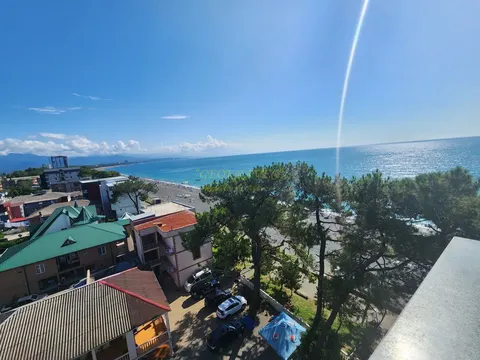 Квартира в 30 метрах от моря.