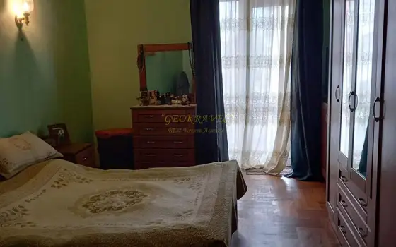 Четырехкомнатная квартира в центре города.