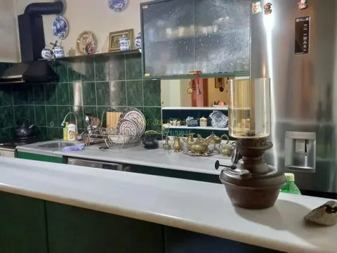 Четырехкомнатная квартира в центре города.