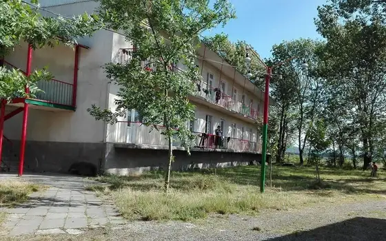 Продается действующий лагерь в Душети. Недалеко от озера Палеостоми. Грузия.