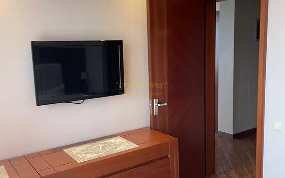 Трехкомнатная квартира на берегу моря в Чакви.