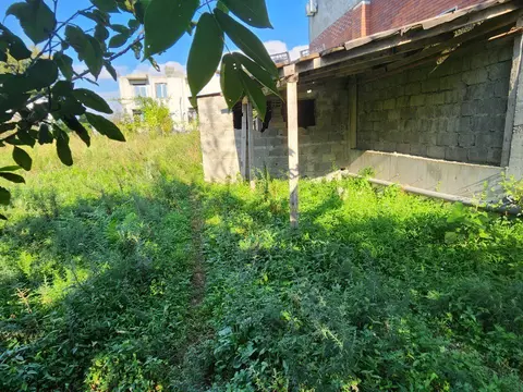 Продается земельный участок несельскохозяйственного назначения.