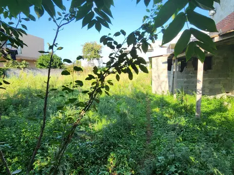 Продается земельный участок несельскохозяйственного назначения.