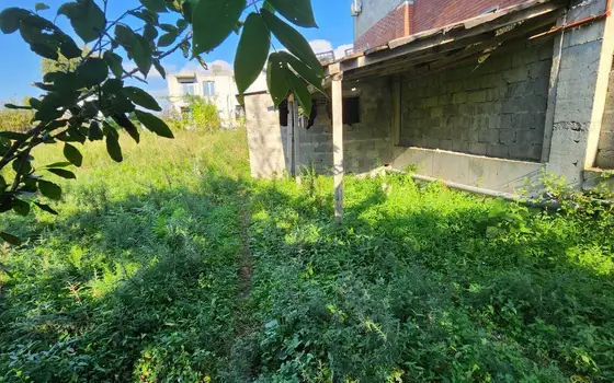 Продается земельный участок несельскохозяйственного назначения.