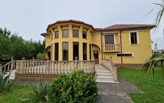 Вилла на берегу Черного моря в Григолети.