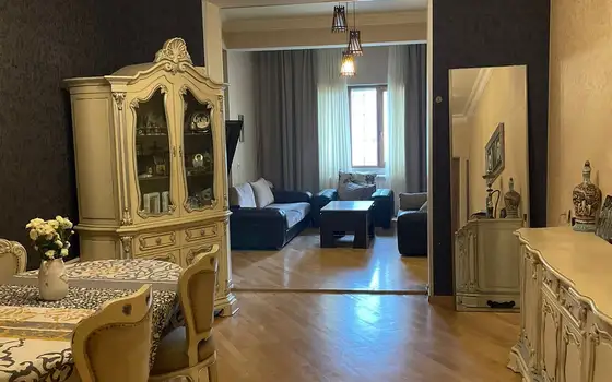 Трехкомнатная квартира в центре города. - სურათი 1