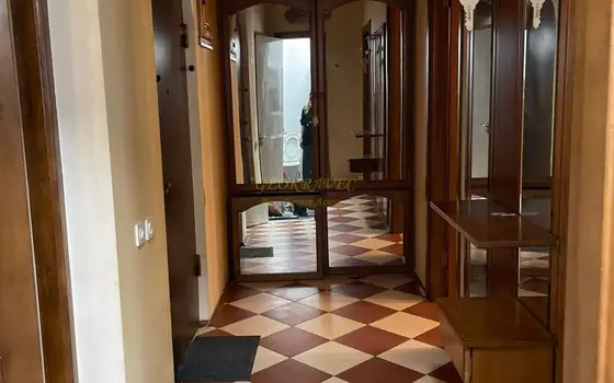 Трехкомнатная квартира в центре города. - სურათი 1
