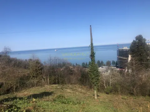Продается земельный участок с видом на море и на горы в Махинджаури. - სურათი 1