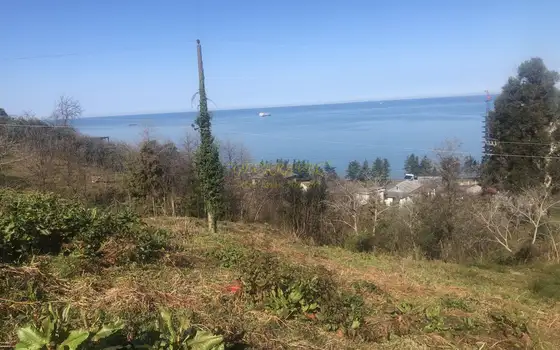 Продается земельный участок с видом на море и на горы в Махинджаури.