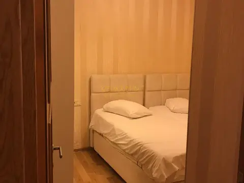 Трехкомнатная квартира в центре города.