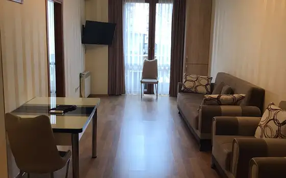 Трехкомнатная квартира в центре города. - სურათი 1