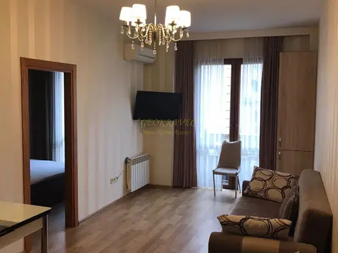 Трехкомнатная квартира в центре города.
