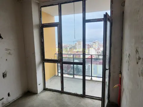 Продается квартира с видом на море.