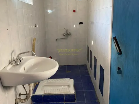 Продается коммерческое помещение в городе Поти.