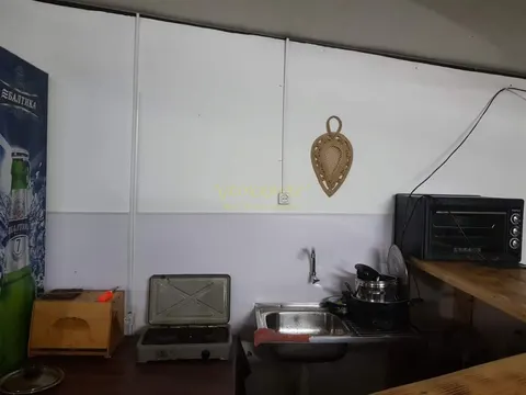 Гостиница в Уреки, рядом с церковью, вторая полоса от моря.