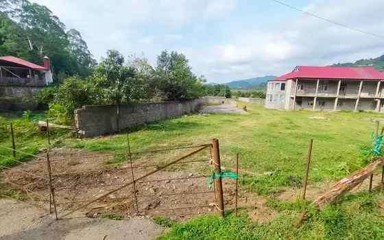 Земельный участок в тихом районе.