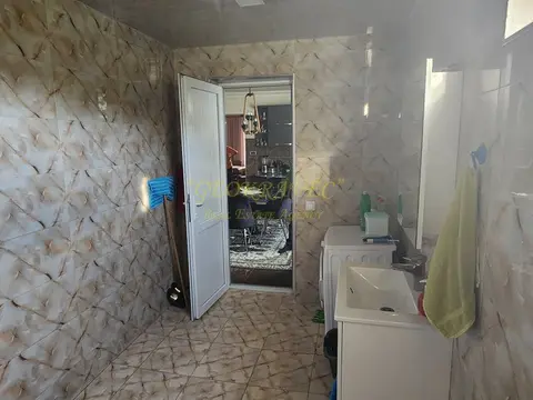 Собственный двухэтажный дом.