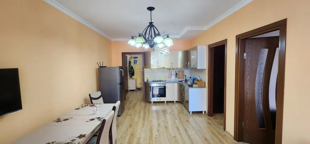 Трехкомнатная квартира у моря.