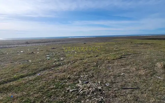 Земельный участок на берегу моря.