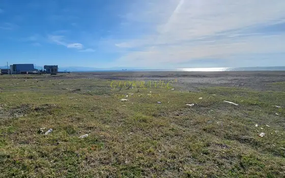 Земельный участок на берегу моря.
