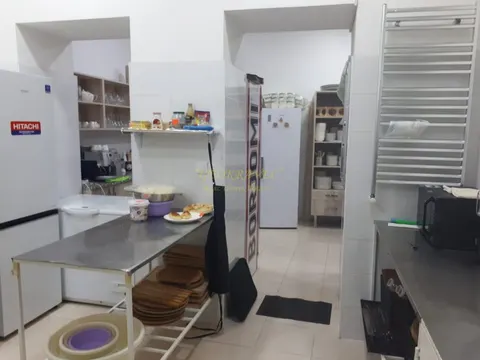 Продается действующий ресторан в центре старого города Батуми.