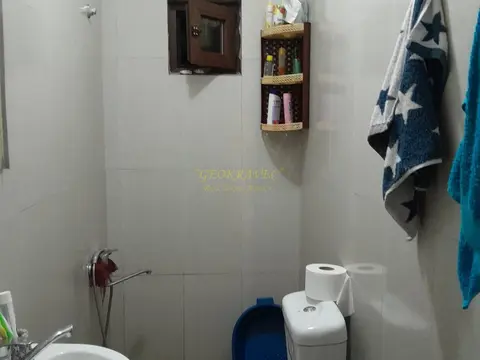 Продаются две квартиры.
