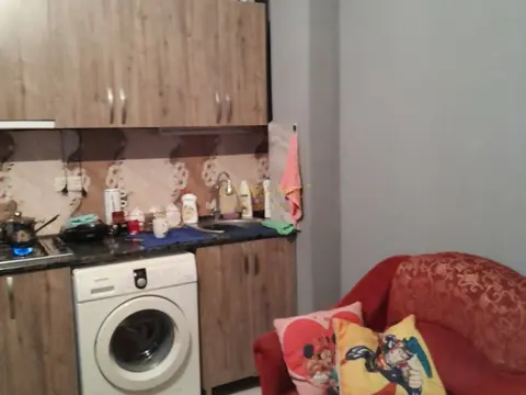 Продаются две квартиры.