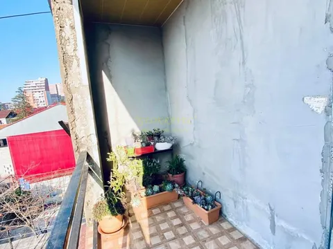 Продается трех этажный частный дом в городе Батуми.