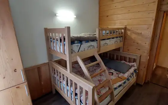 Продается коттедж в жилом комплексе в Бакуриани.