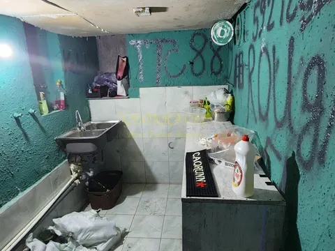 Продается коммерческое помещение в центре города.