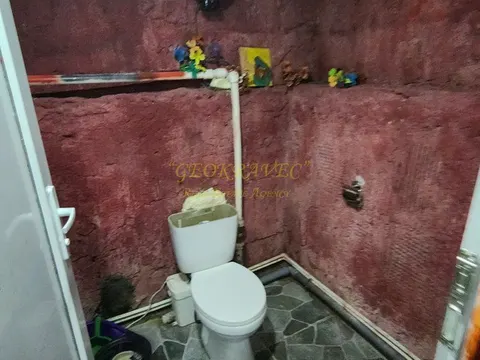Продается коммерческое помещение в центре города.