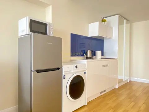 Срочно продается двухкомнатная квартира.